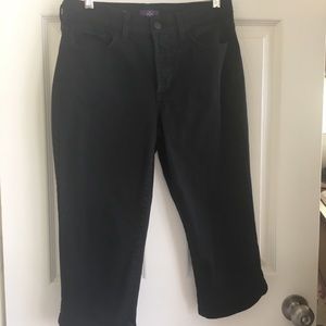 NYDJ Black Cropped Jeans. 6P
